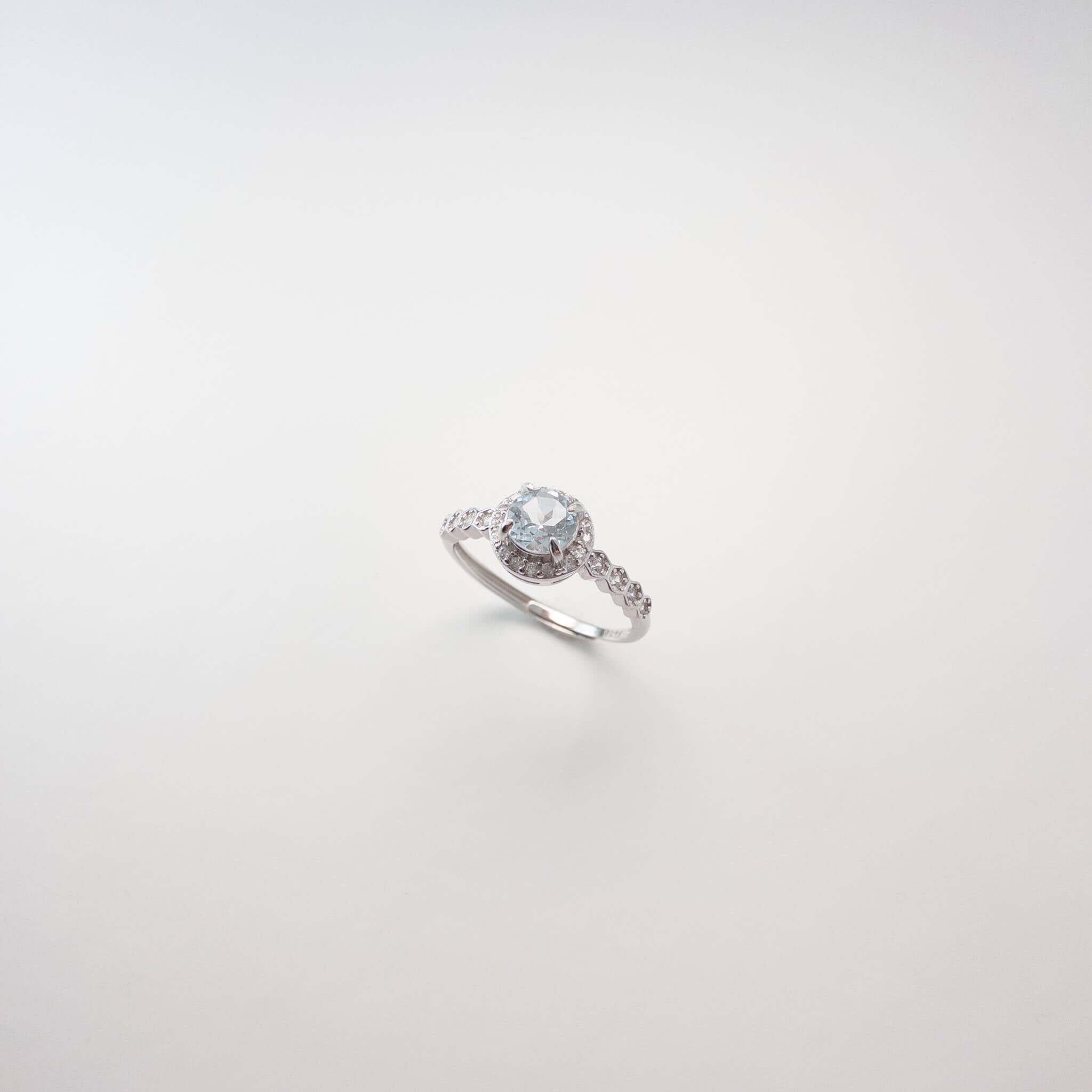 ring met blauwe topaas