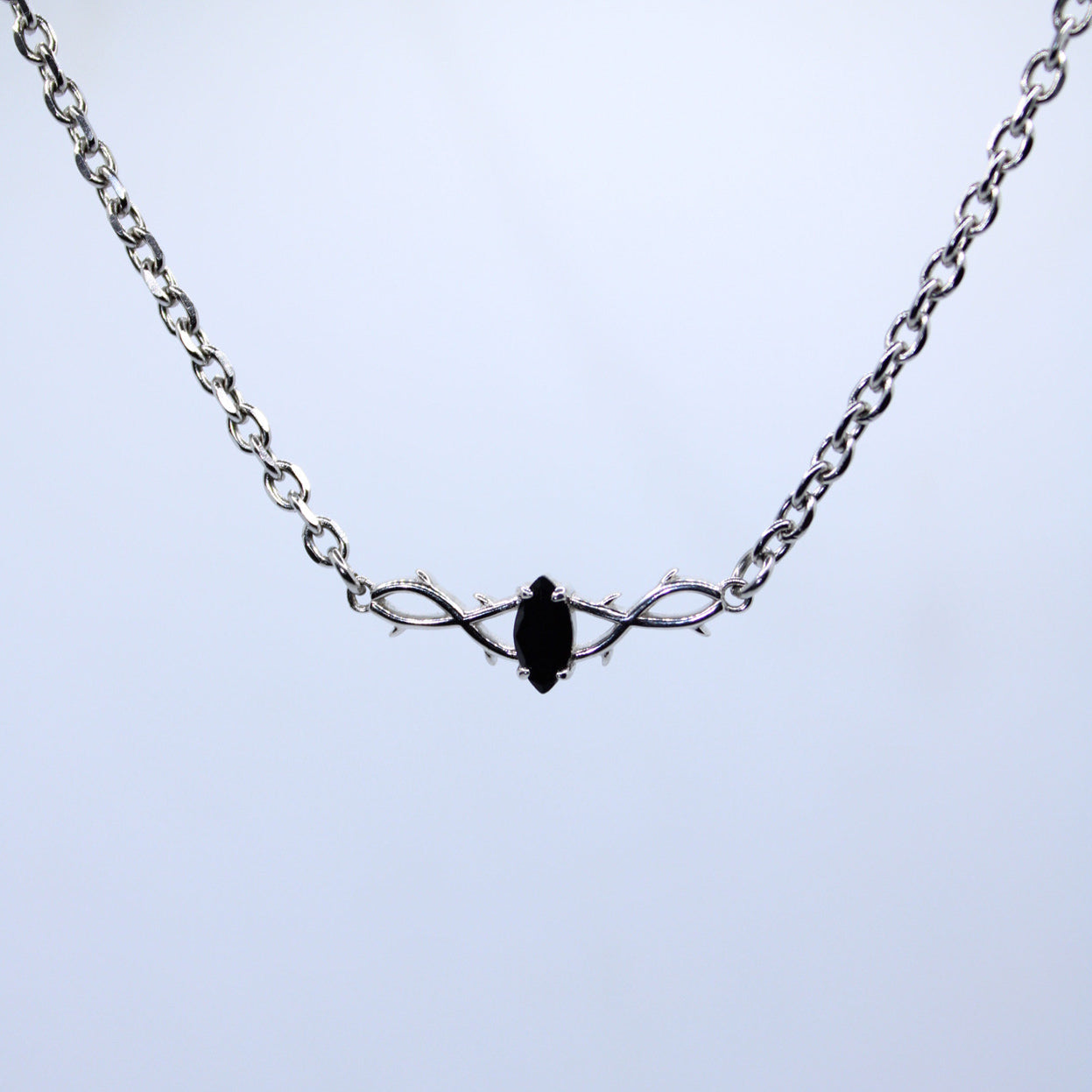 zilveren ketting met zwarte steen