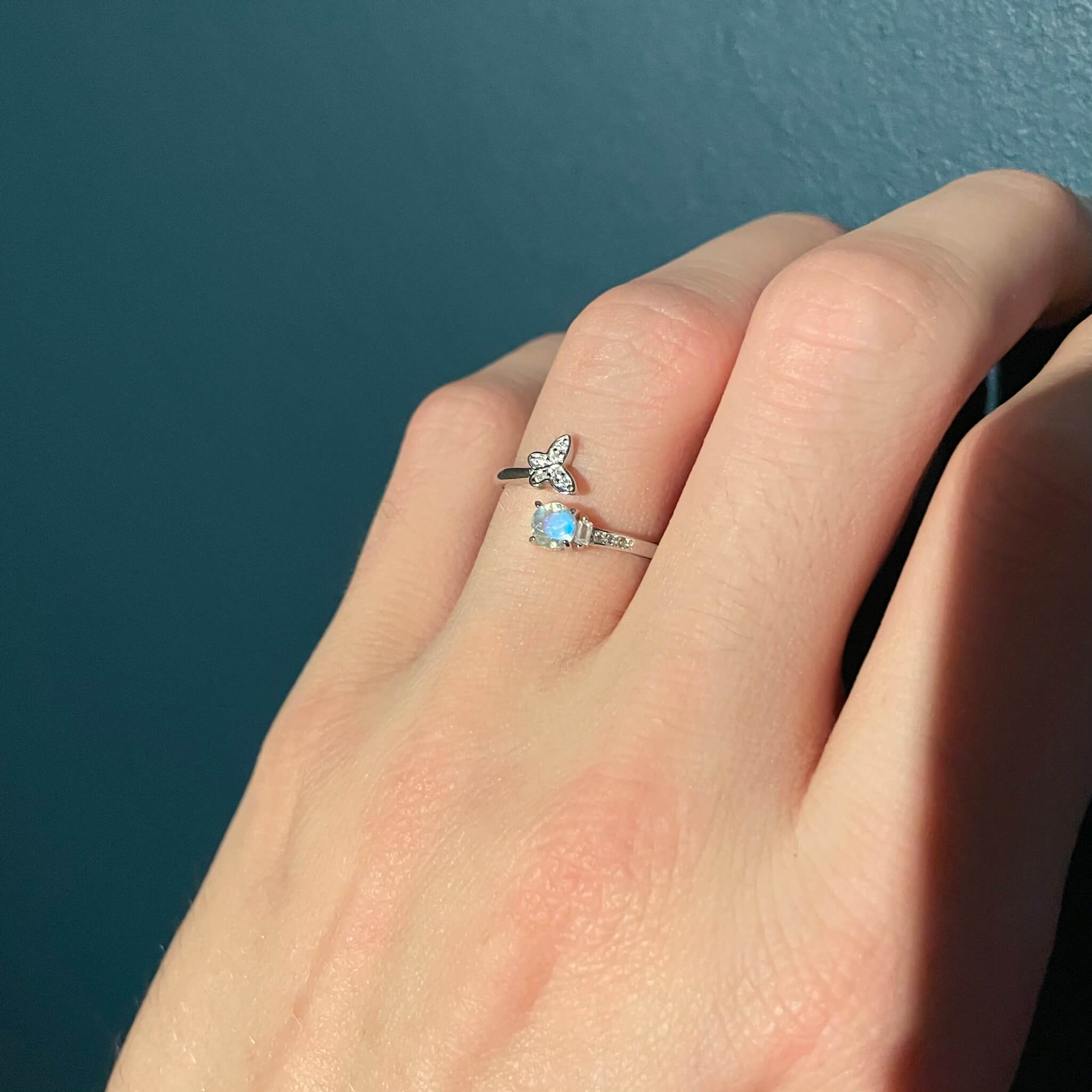 vlinder ring met maansteen