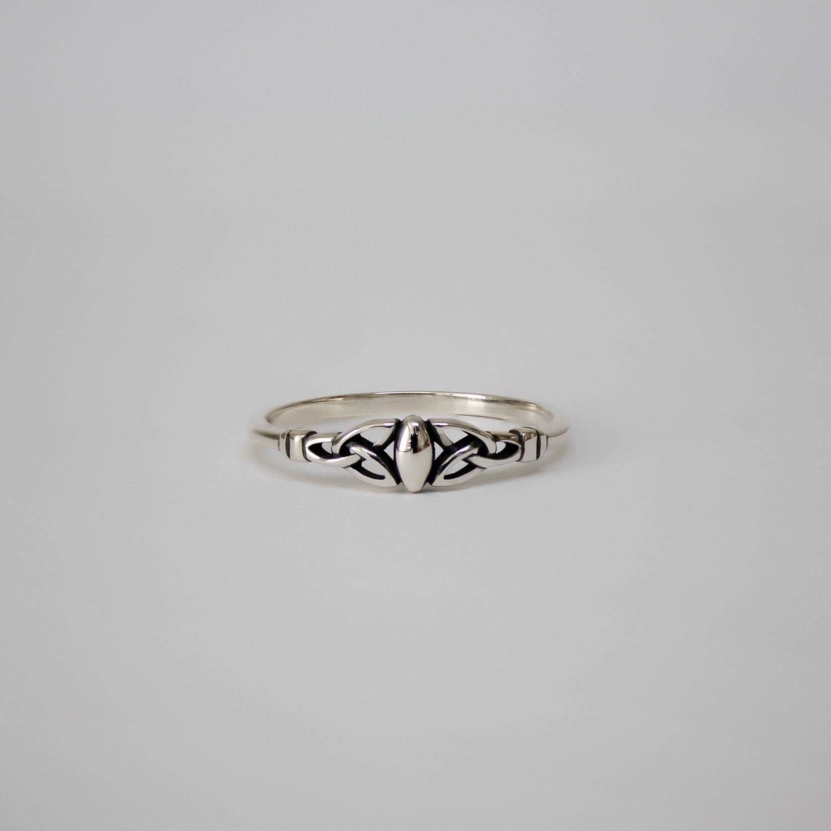 Silverly Vrouwen Mannen .925 Sterling Zilver Geoxideerd Keltische Oneindige Knoop Band Ring Silverly Vrouwen Mannen .925 Sterling Zilver Geoxideerd Keltische Oneindige Knoop Band Ring