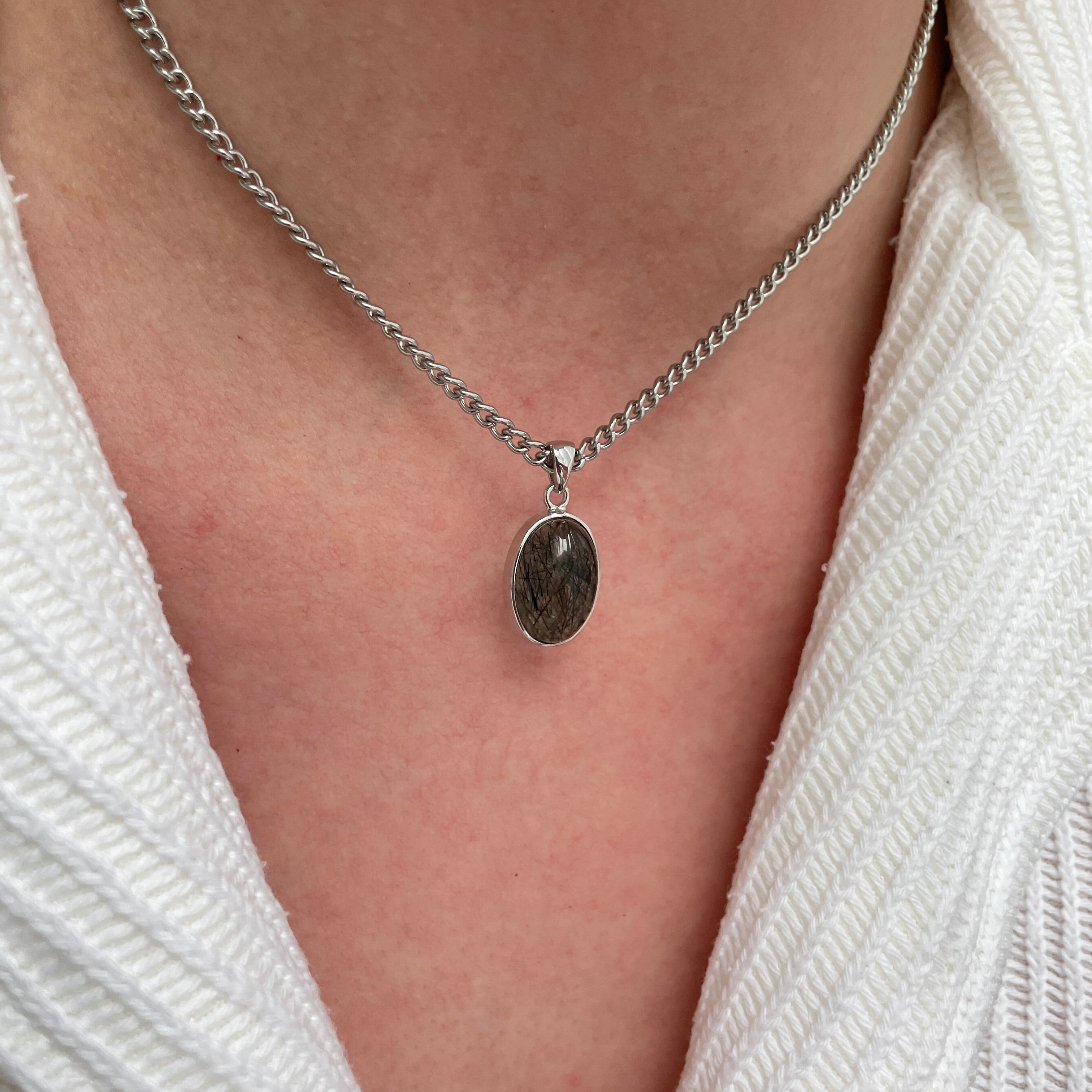 Actinoliet in Kwarts Ketting