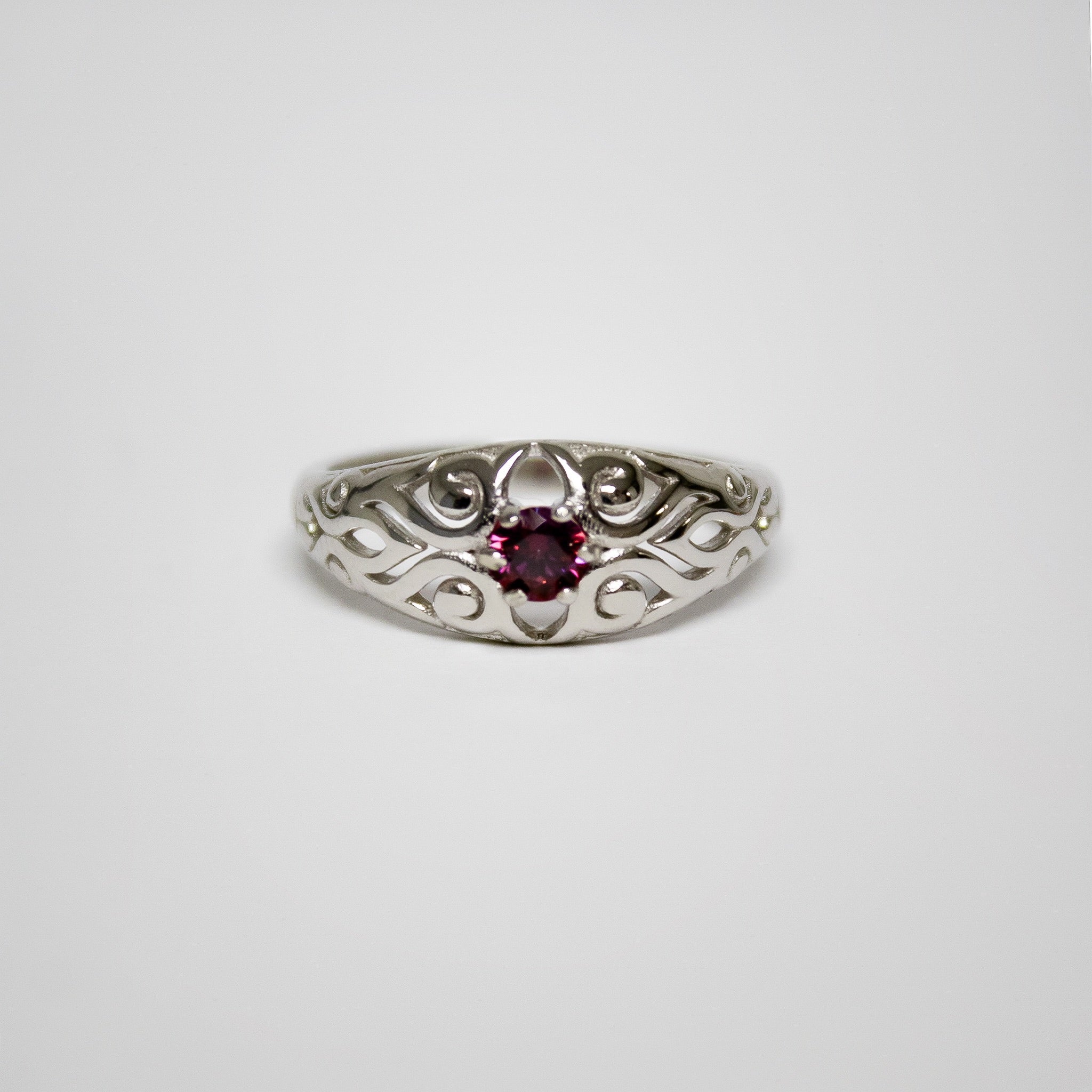 Stammes-Zirkonia-Ring