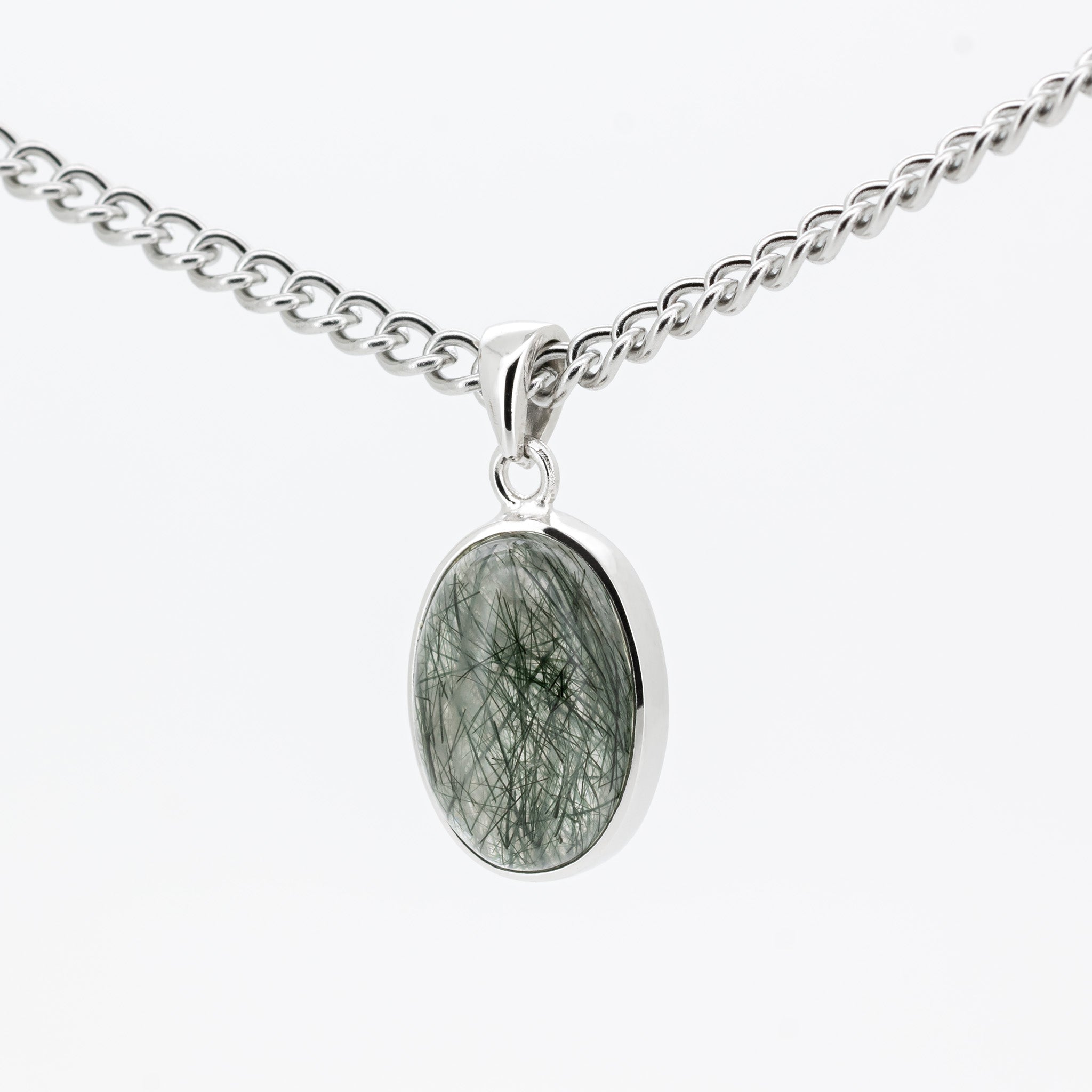 Actinoliet in Kwarts Ketting