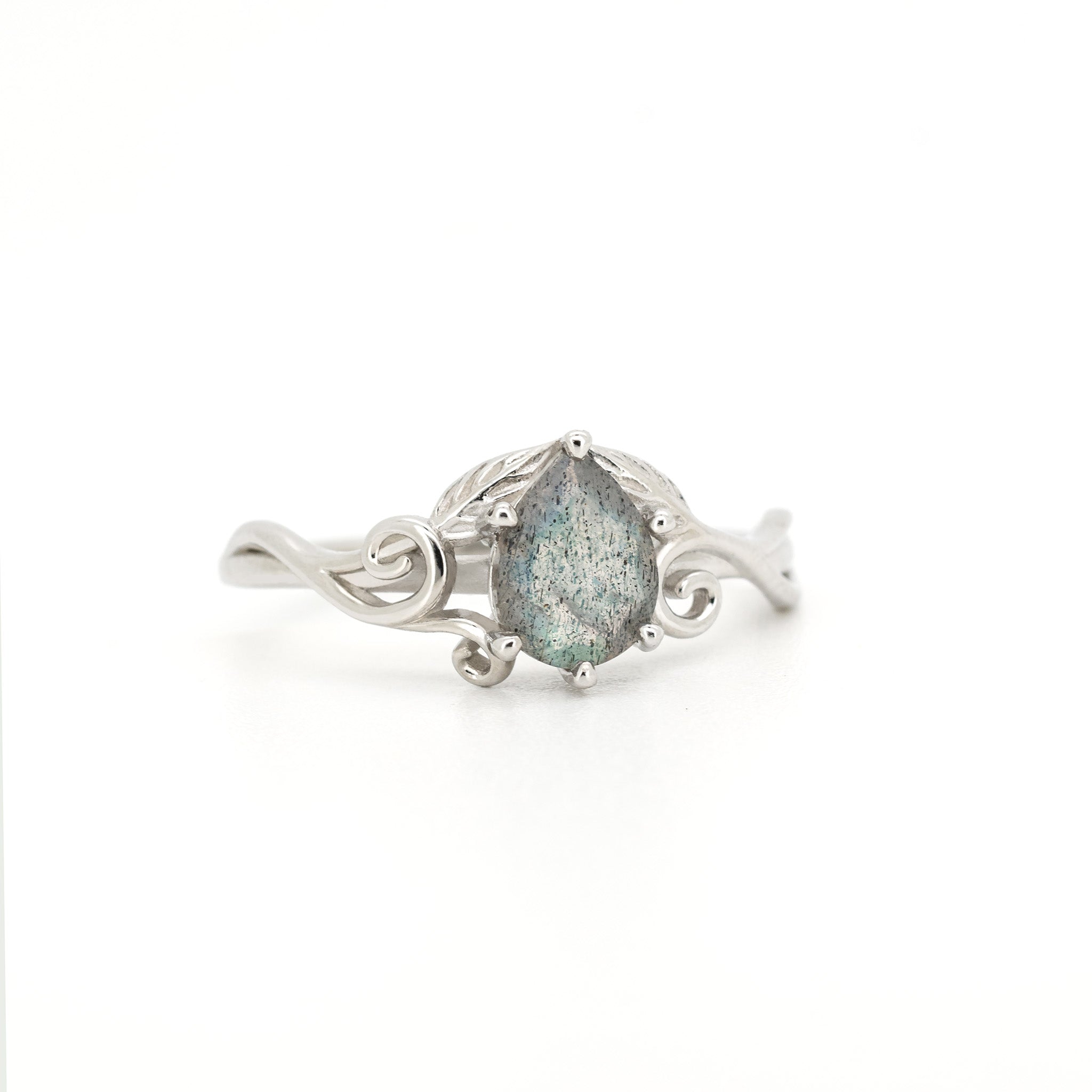 labradoriet bloem ring