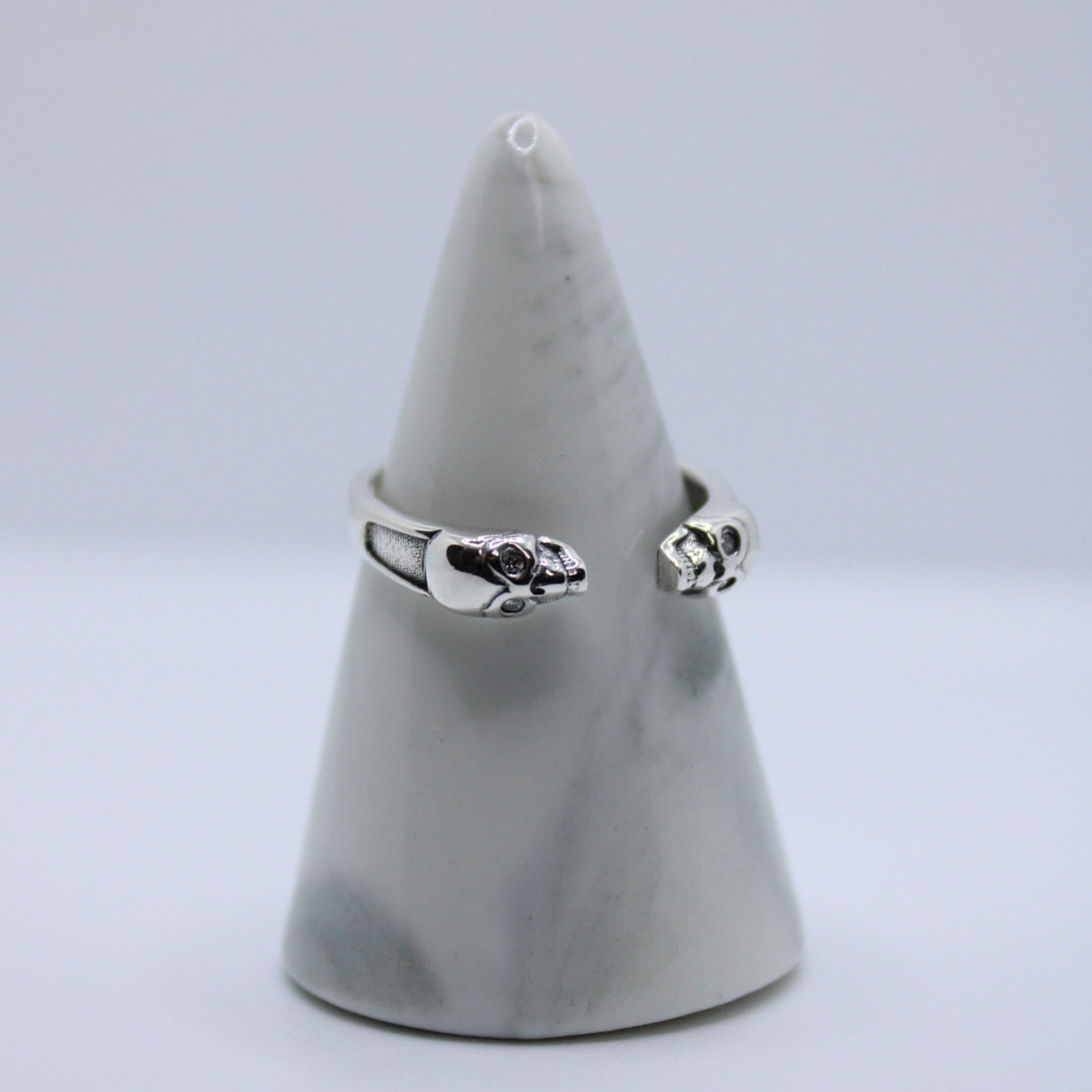 ring met schedels zilver