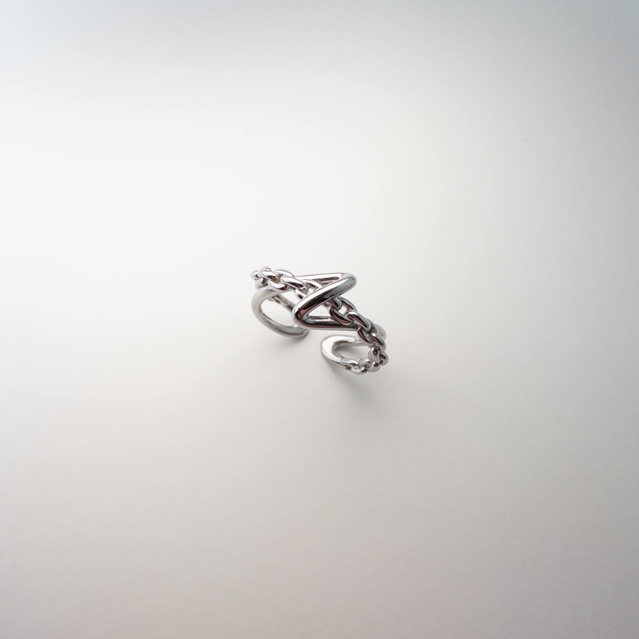 ring met chain design